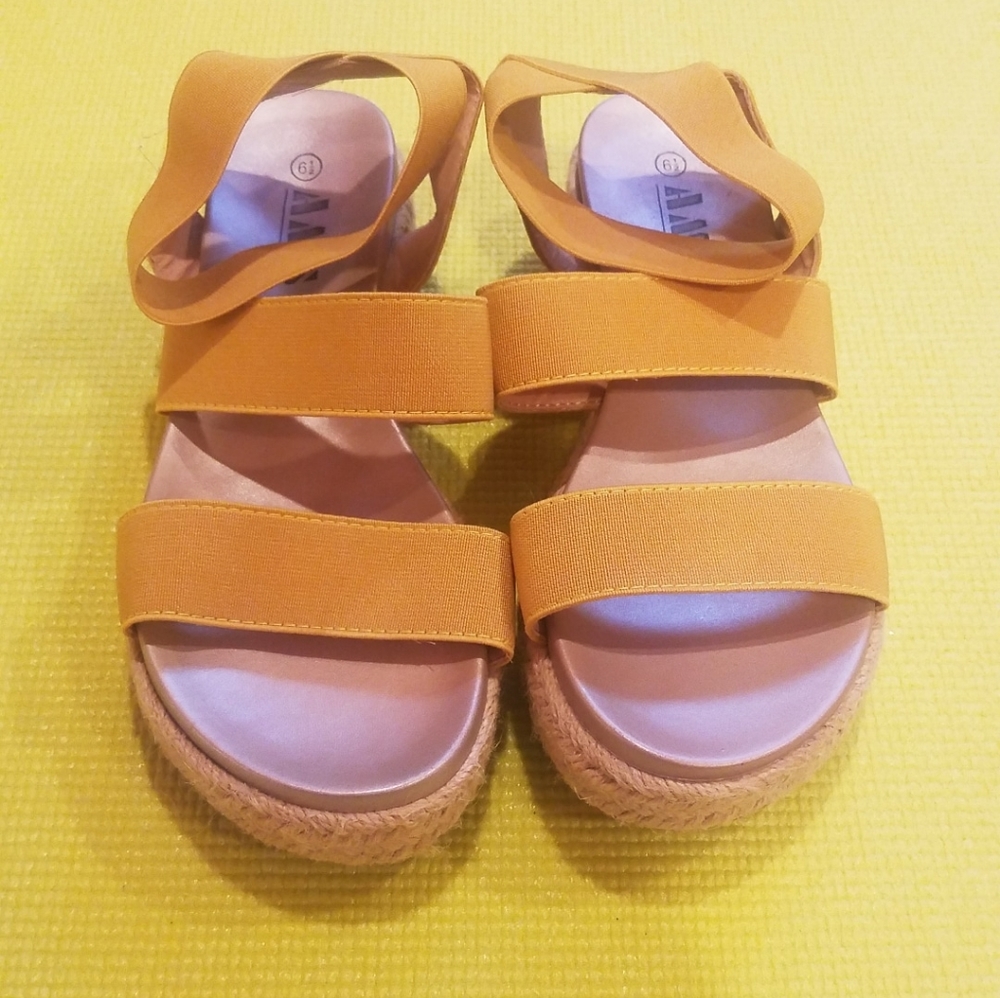 NEW Espadrille Sandals - Picture 6 of 6